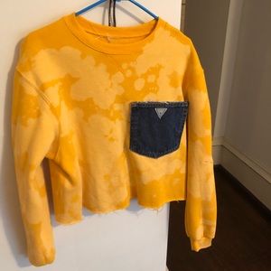 cropped (thrifted) guess crewneck.